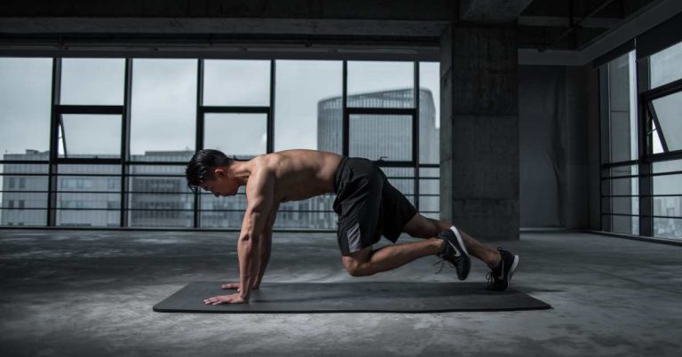 The Complete Guide to Rucking for Fitness, Fat Loss, and Endurance