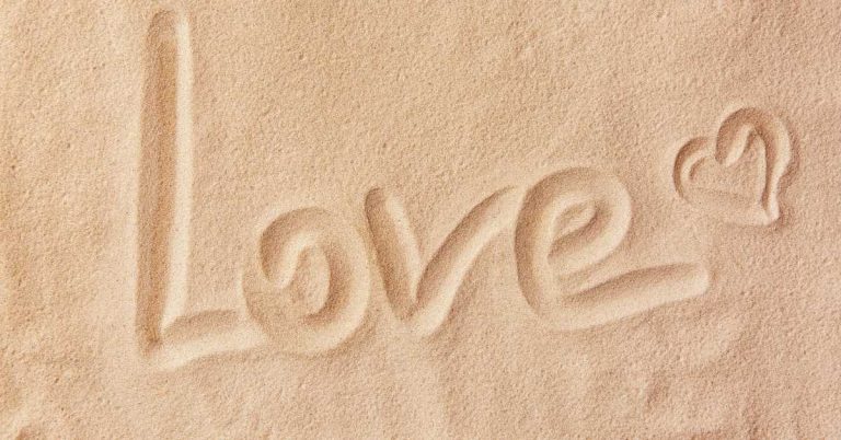 Modern Caption Writing Ideas That Improve Social Media Creativity